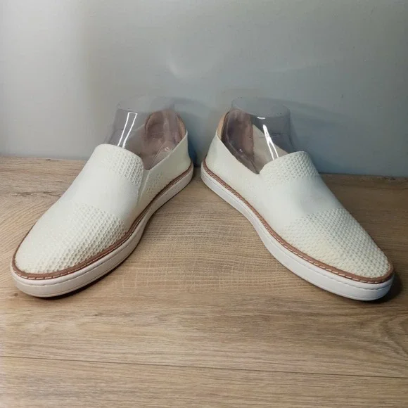 UGG Knit Slip On Sneakers Shoes Womens Size 8 US Cream Casual Comfort Minimalist - Picture 8 of 10